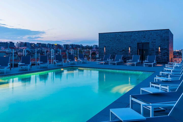 Hotel Pool