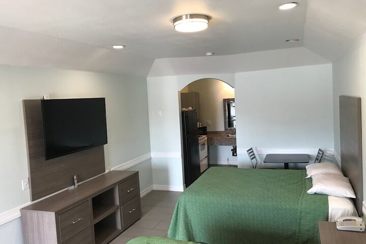Room 3 of 26