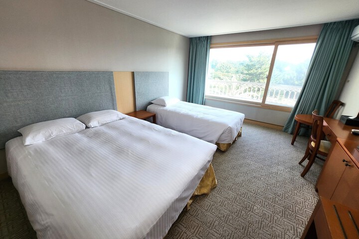 Room 14 of 22