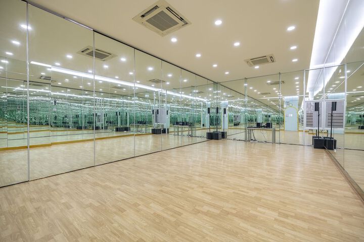 Ballroom/Hall 142 of 159