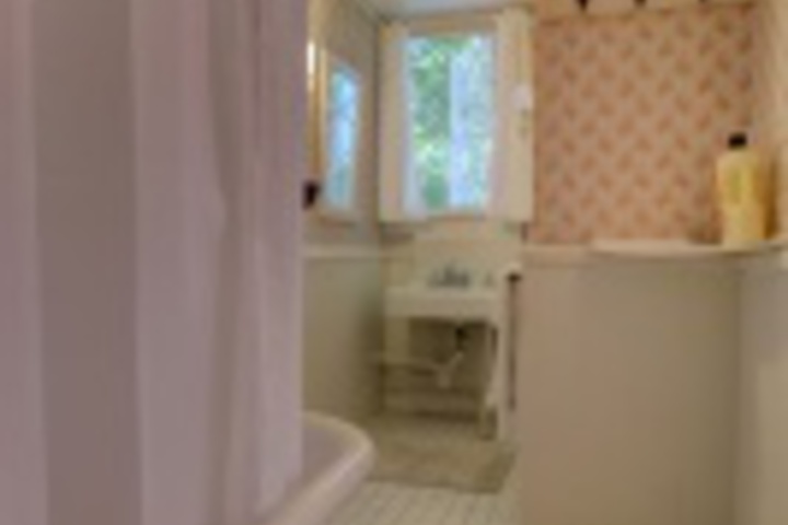 Room 174 of 408