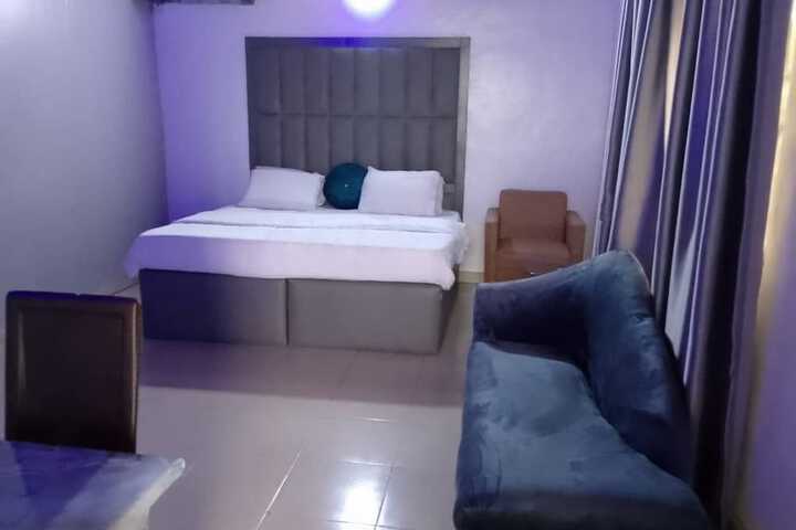 Room 14 of 41