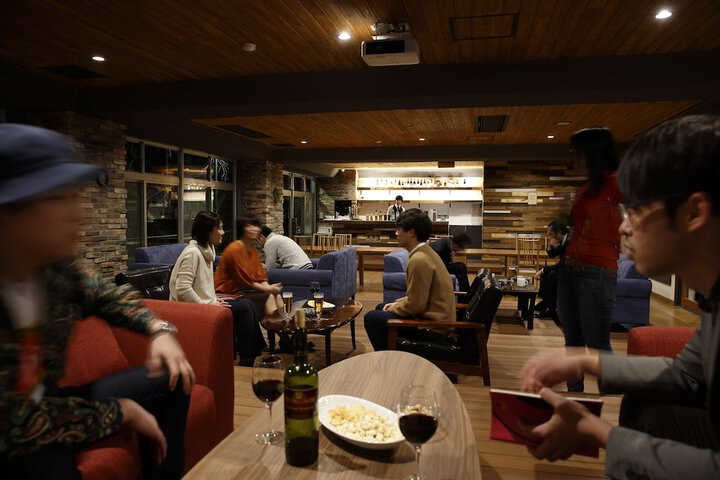 Lounge 35 of 45