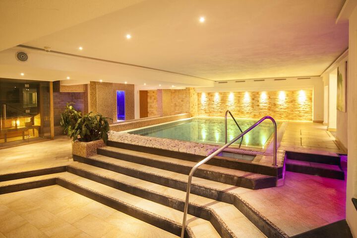 Hotel with Pool