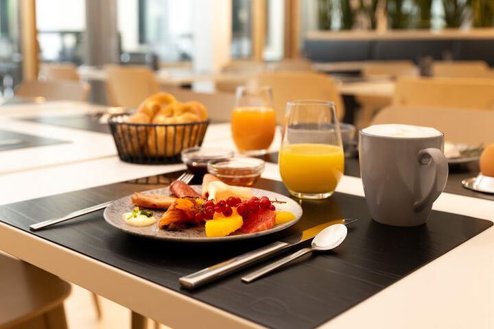 Breakfast/Coffee Service 24 of 49