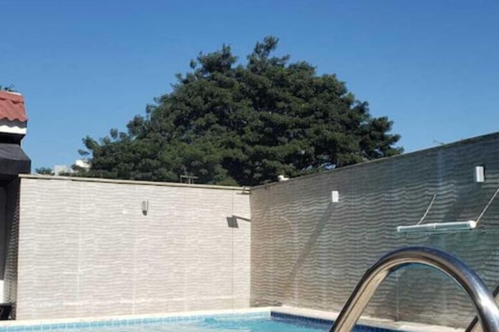 Pool 11 of 15