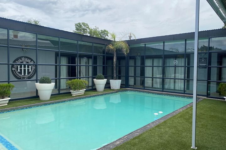 Pool 21 of 46