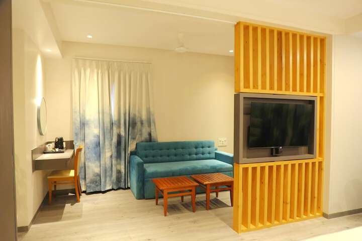 Room 43 of 58