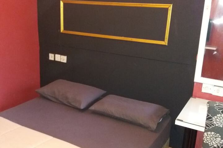 Room 11 of 37
