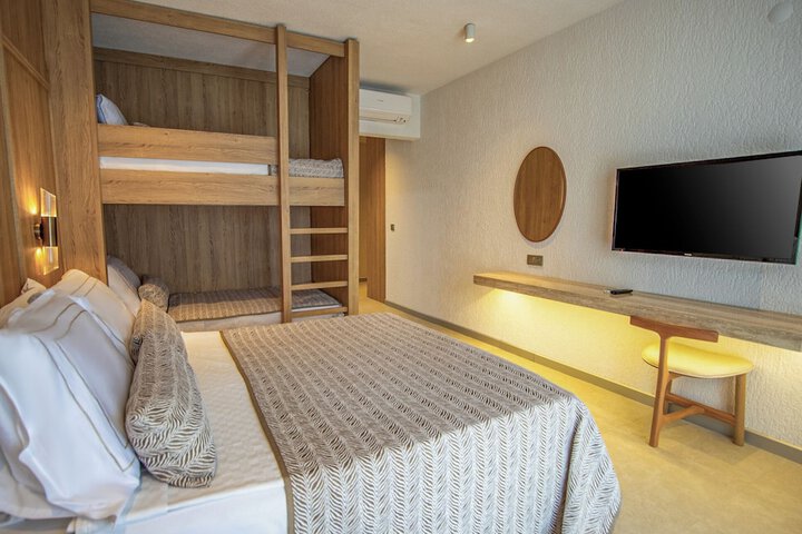 Room 16 of 46