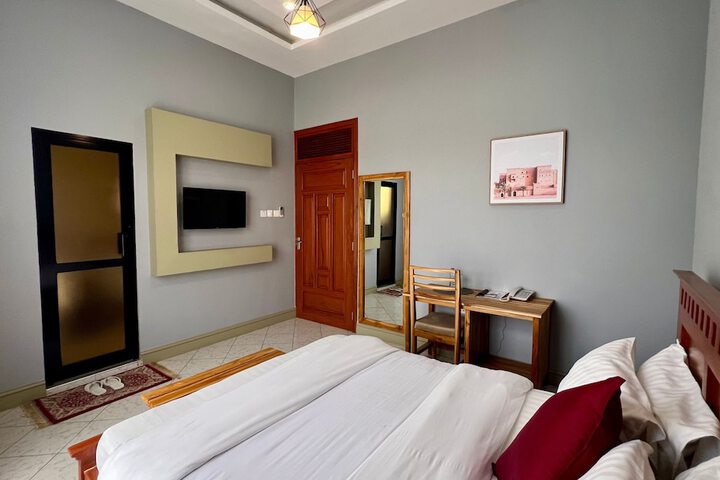 Room 8 of 22