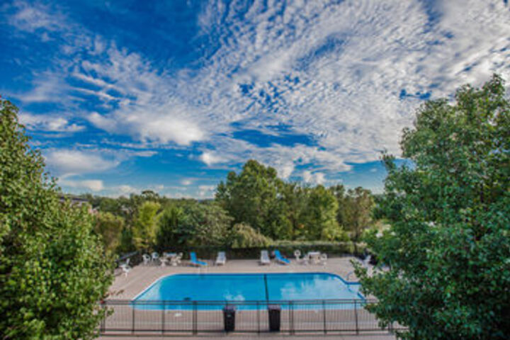 Pool 40 of 52