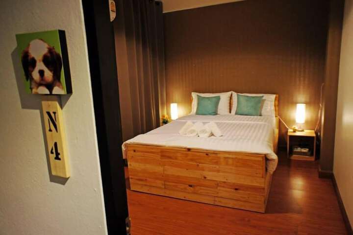 Room 5 of 20
