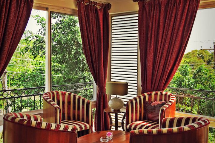Lounge 58 of 68