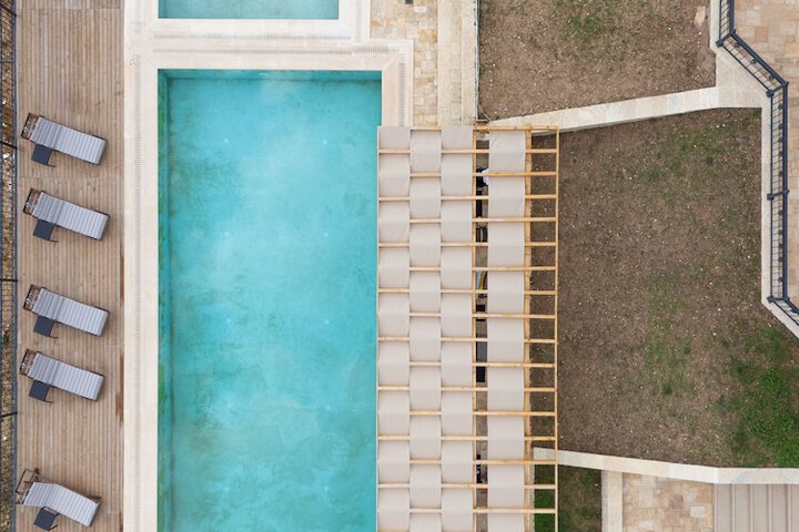 Pool 28 of 40