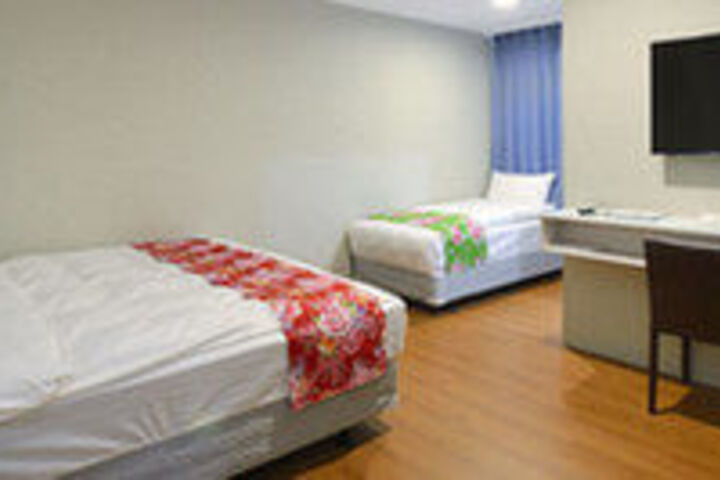 Room 6 of 30
