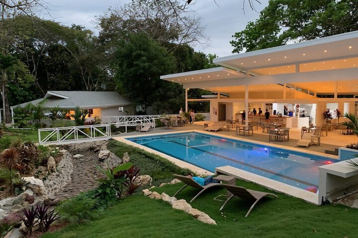Pool 20 of 30