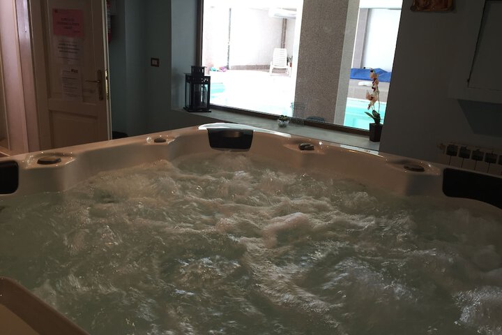 Spa 13 of 32