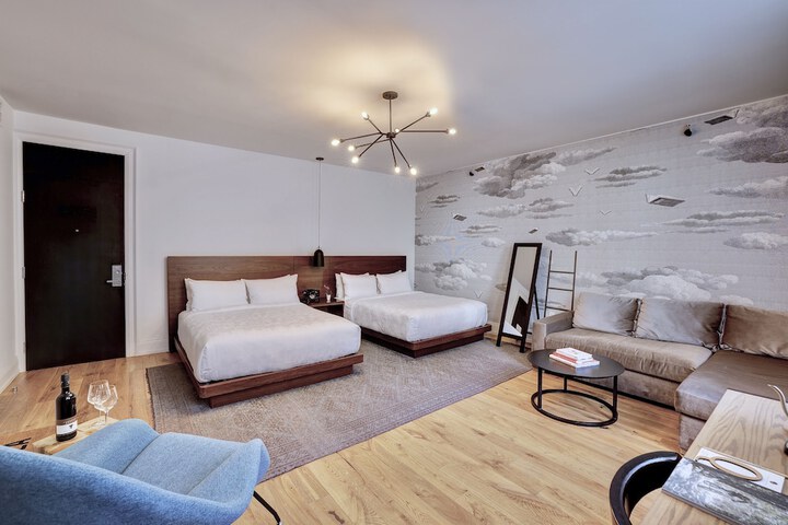 Room 26 of 83