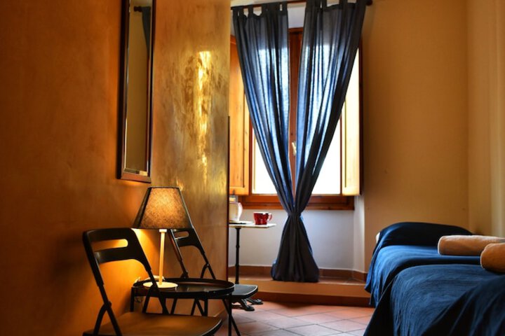 Room 7 of 27