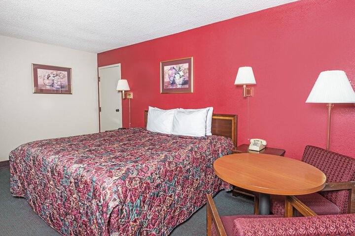 2 Double Beds (1 of 7)