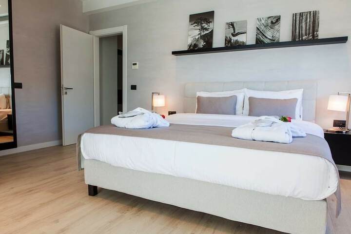 Room 6 of 37