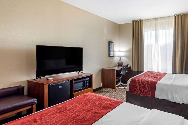 2 Queen Beds Accessible (7 of 13)
