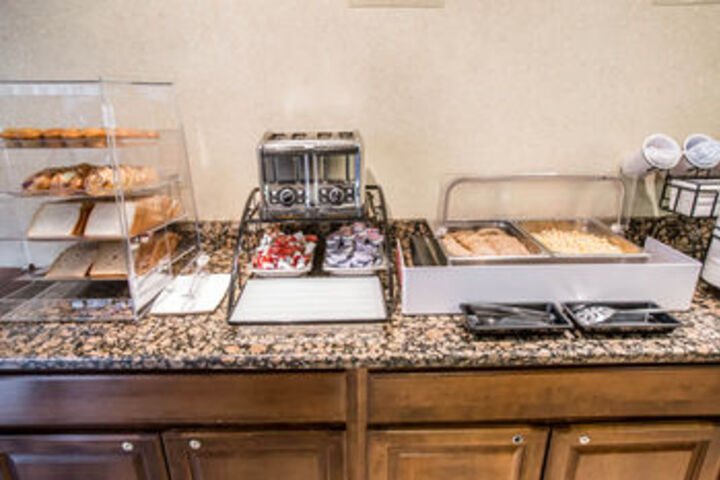 Breakfast/Coffee Service 4 of 38