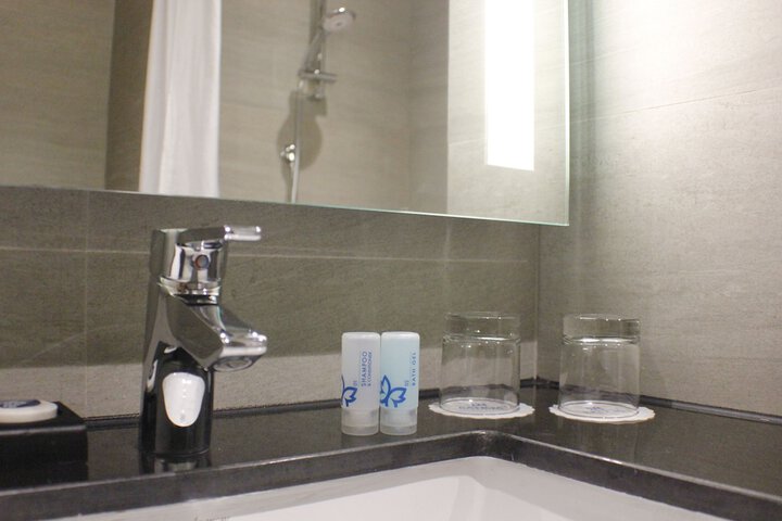 Room 14 of 30