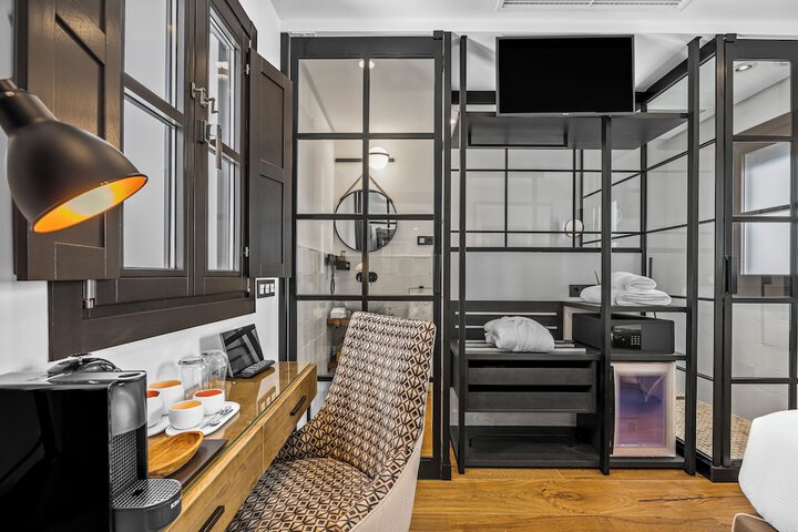 Room 14 of 26