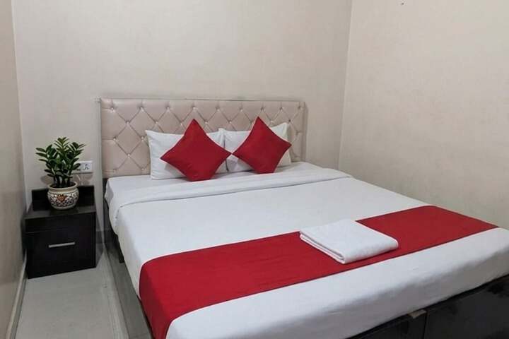 Room 4 of 26