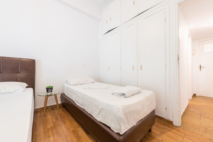 Room 9 of 20