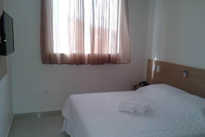 Room 4 of 40
