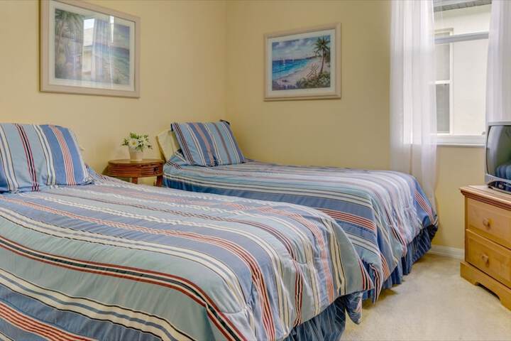 Room 6 of 17