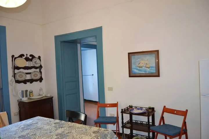 Room 4 of 17