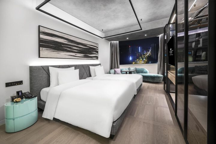 Room 40 of 225