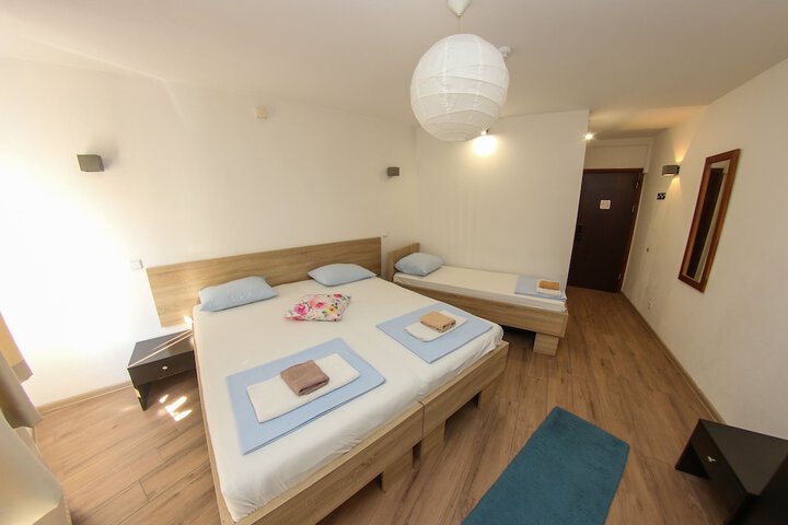 Room 35 of 73
