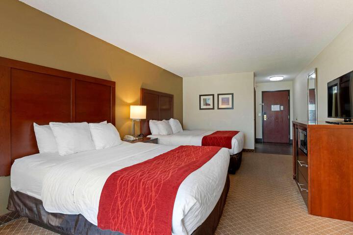 2 Queen Beds (3 of 30)