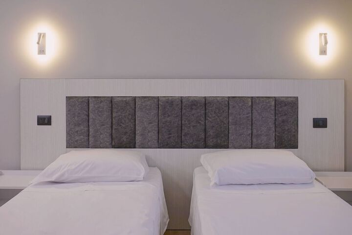 Room 2 of 23