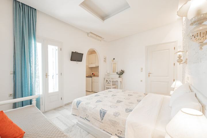 Room 40 of 196