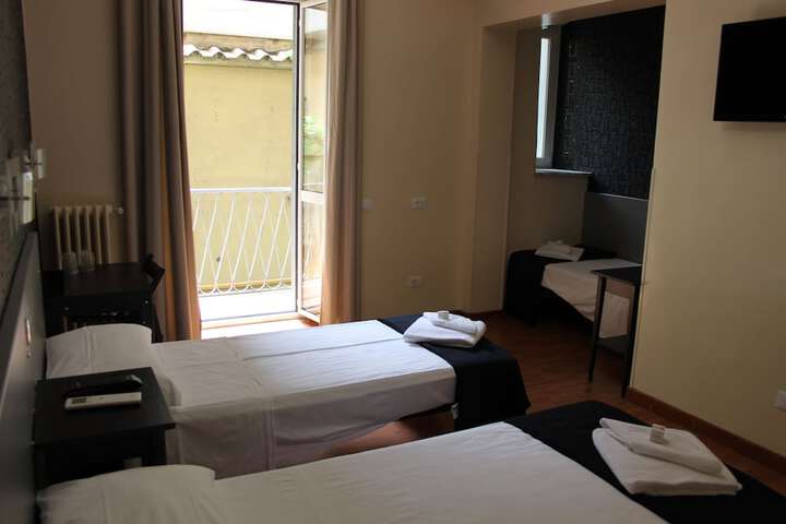 Room 3 of 53