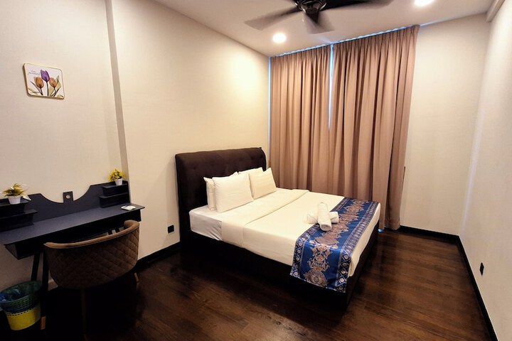 Room 16 of 134
