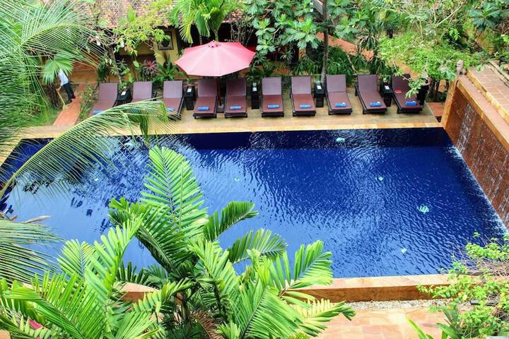 Pool 17 of 27