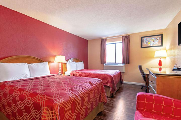 Standard Double Room (4 of 13)