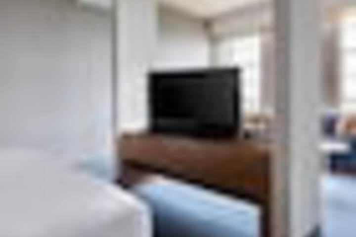 Room 32 of 126