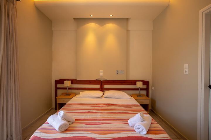 Room 4 of 28