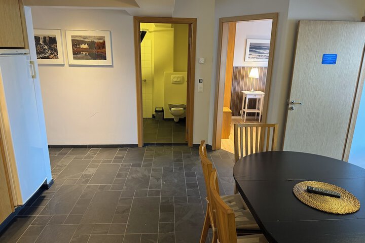 Room 52 of 81