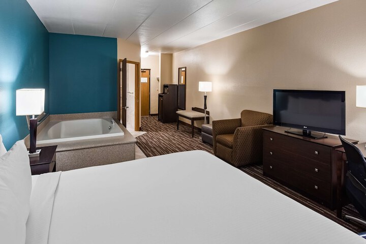 1 King Bed (7 of 53)