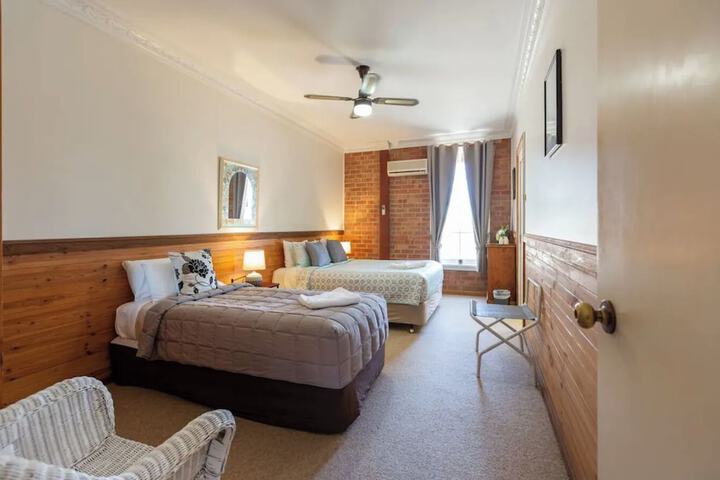 Room 2 of 39