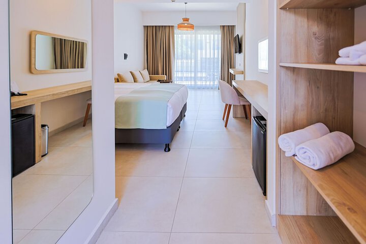 Room 62 of 185